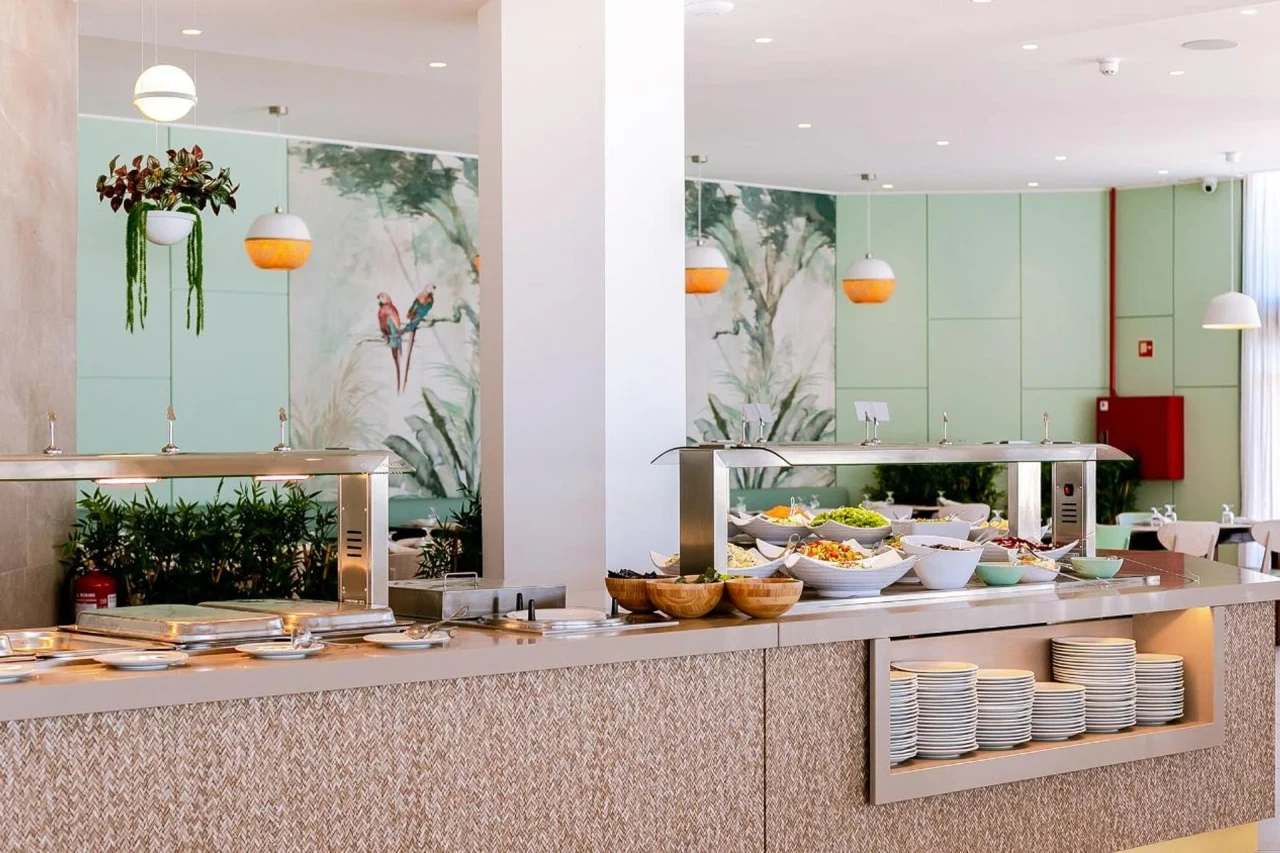 Discover the Allure of Auramar Beach Resort